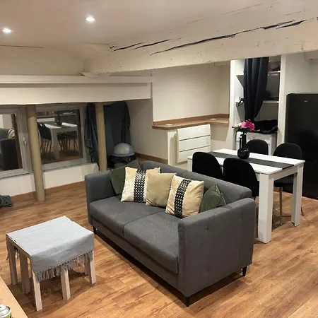Aparthotel Thenest